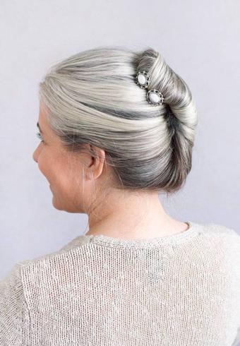 12 Best Hairstyles for Growing Out Gray Hair