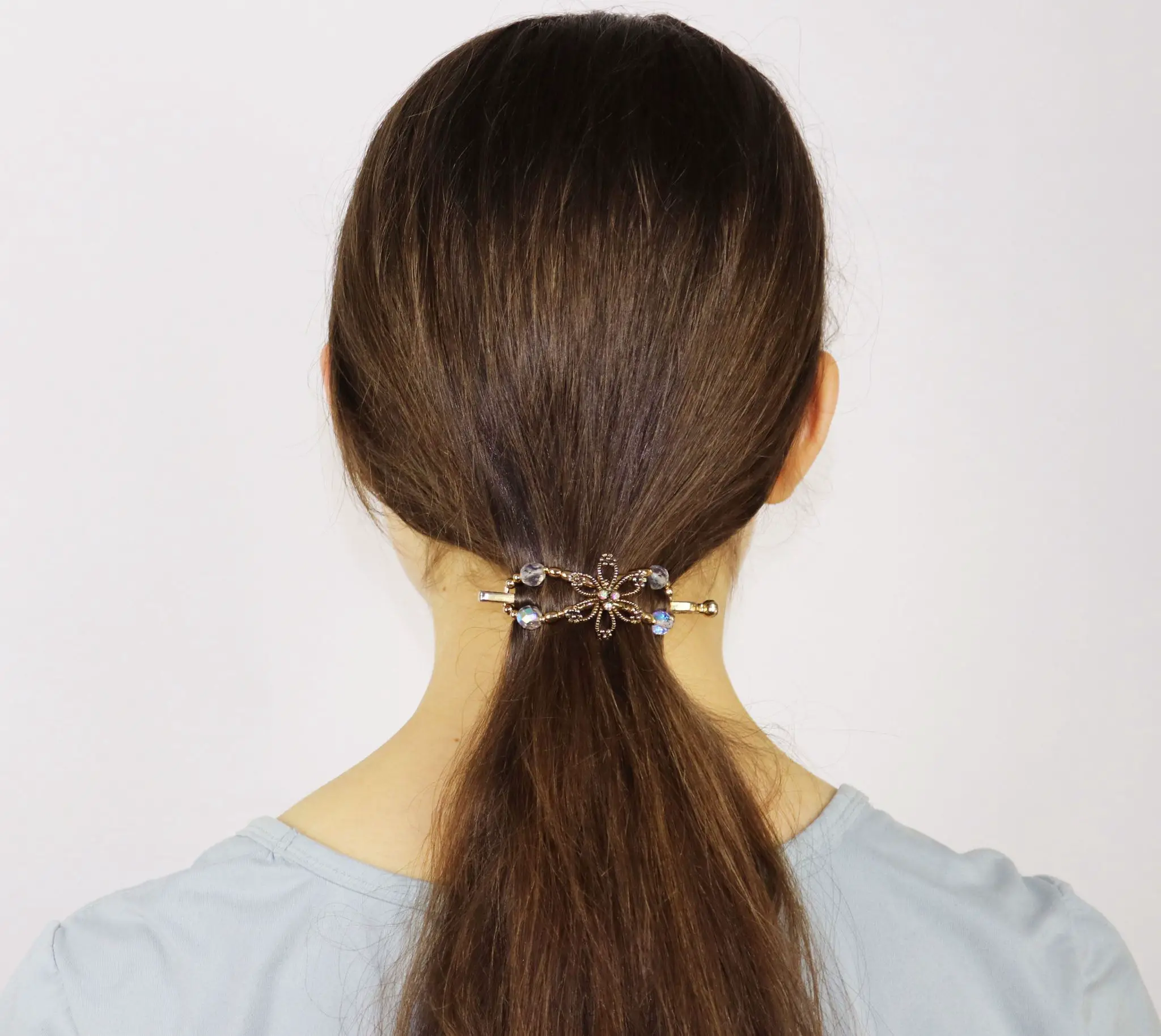 How to Put Your Hair into a Ponytail with a Flexi Clip - Beautiful Life