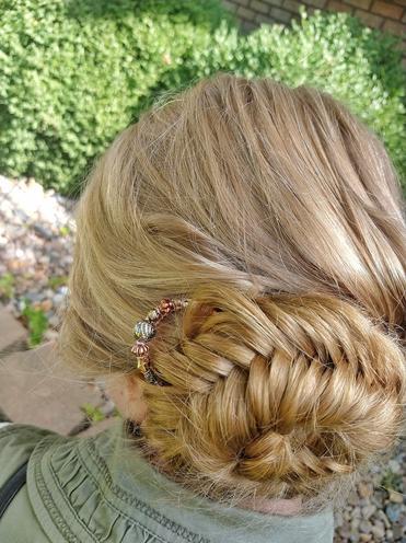 How to Use a Large U Shaped Hairpin for Elegant yet Easy Updos! - Beautiful  Life