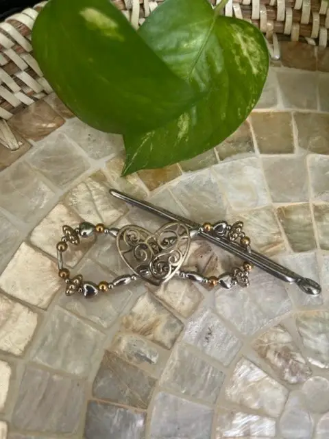 mina heart hair clip