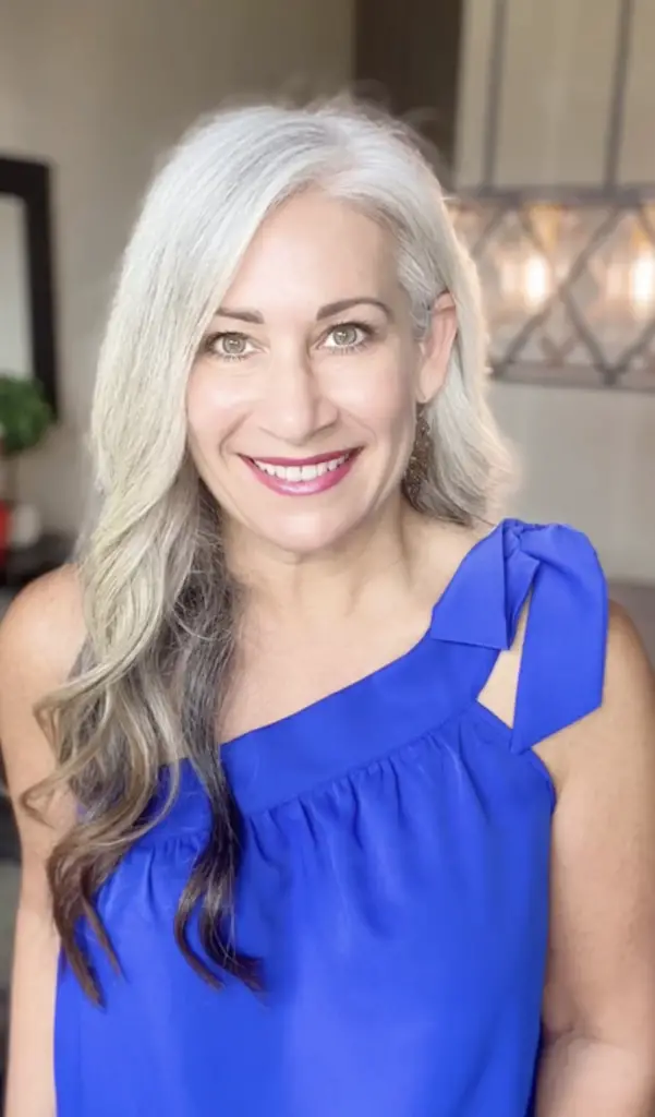 Best Colors to Wear with White Hair so You Look Marvelous! Beautiful Life