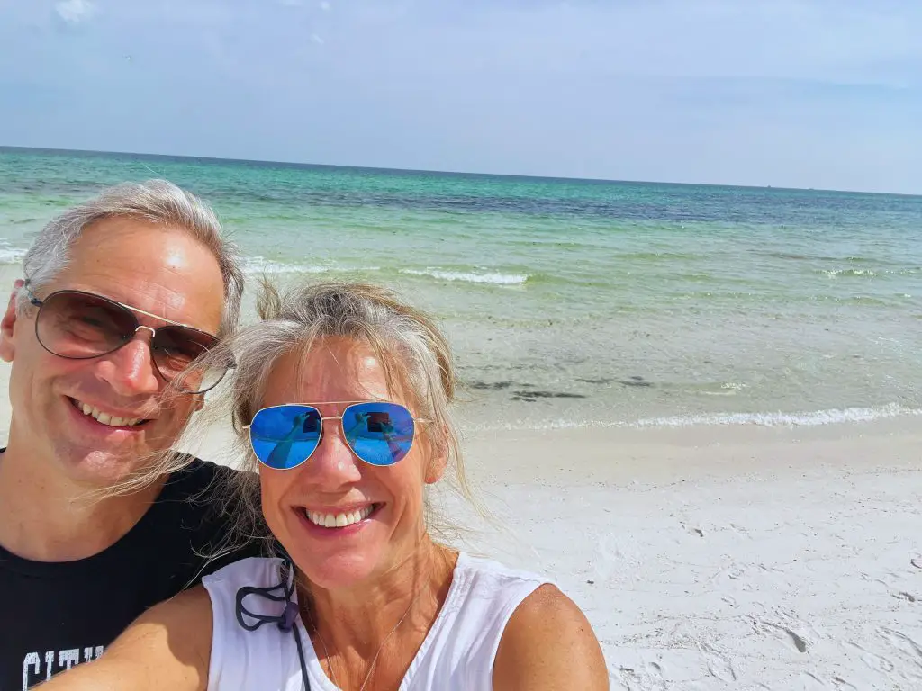 GlassesShop online sunglasses beach